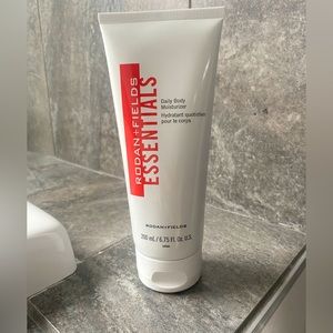 Rodan + Fields Body Moisturizer